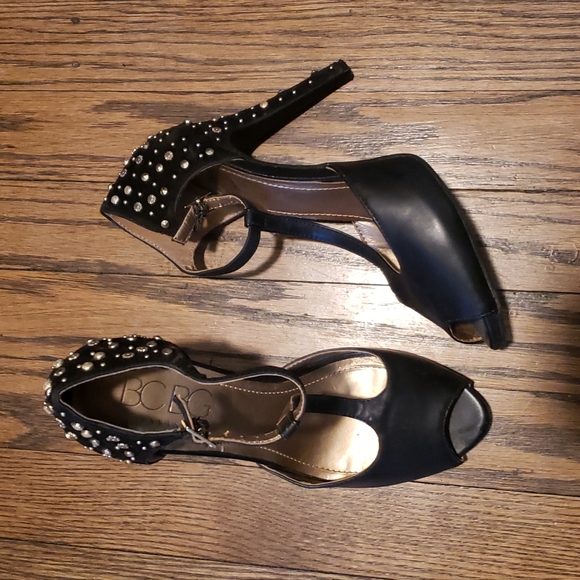 Bcbg Studded Suede Pump